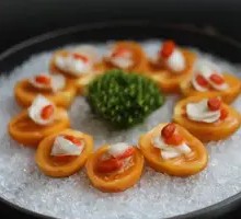 Honey-glazed Lily Tree Tomato