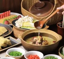 Pepper Pork Stomach Chicken Hot Pot