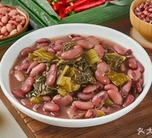 Sour Cabbage Stir-fried with Red Beans