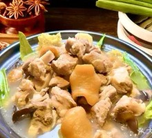 Lijiang Pork Trotter Mixed Pot