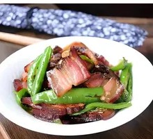 Green Pepper Stir-fried with Preserved Meat
