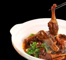 Braised Duck with Green Pepper