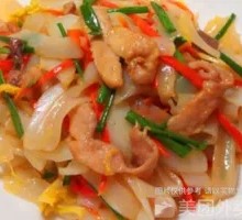 Stir-Fried Rice Noodles with Lean Pork