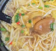 Braised Pork Trotter Rice Noodles