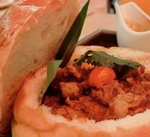 Curry Beef with French Bread