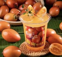 Hand-Pressed Tree Tomato Drink