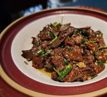 Spicy Stir-Fried Yellow Beef with Chanterelle Mushrooms