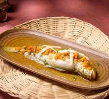 Chicken Oil Yellow Gong Pepper Steamed Yellow Croaker