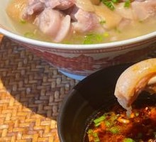 Stewed Pig Trotter with Kidney Beans