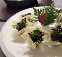 Green Pepper and Ham Stir-fry with Dry Boletus