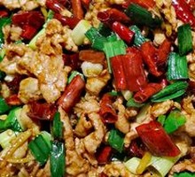 Traditional Stir-Fried Pork with Green Pepper