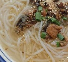 Braised Chicken Rice Noodles