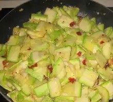 Stir-Fried Small Cucumber with Dried Chilies