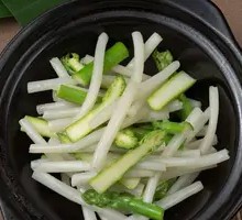 Stir-Fried Xishuangbanna Peanut Sprouts