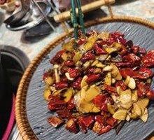 Stir-fried Hand-Responsive Mushroom