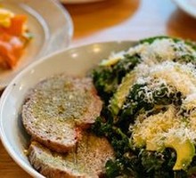 Fig and Avocado Salad