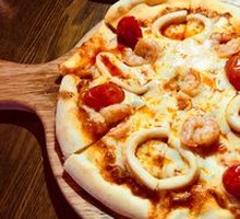 Seafood Pizza PiccantePiazza