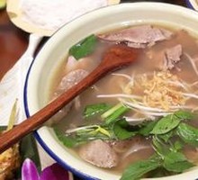 Beef Noodle Soup with Train Head Flavor