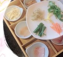 Crossing-the-bridge Rice Noodles