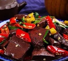 Stir-fried Blood Tofu with Green Garlic