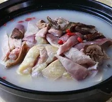 Ganoderma and Bamboo Shoot Pork Trotter Dish