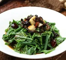 Oil-fried Chicken Mushroom Stir-fried Green Bean Tips