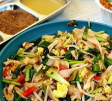 Dai-style Fried Rice Noodles