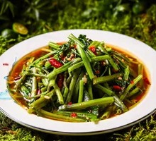 Stir-fried Water Spinach with Oil
