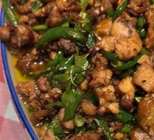 Spicy Intestine and Green Pepper Chicken