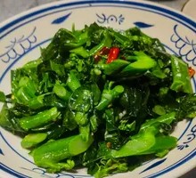 Stir-Fried Mustard Greens