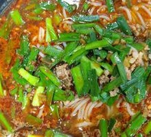 Fragrant Tofu and Thick Rice Noodles in Small Pot