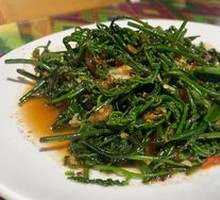 Bamboo Fern Stir-Fried with Fermented Black Beans