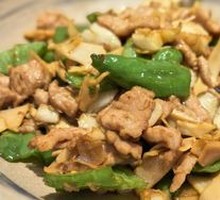 Grandmother's Stir-Fried Pork with Green Pepper