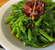 Stir-fried Water Spinach with Oil Explosion