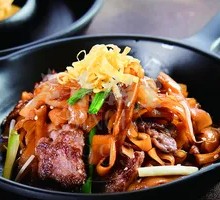 Dry-Fried Beef Rice Noodles