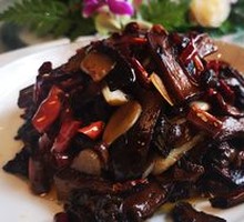 Dry Chili Stir-fried Morel Mushroom