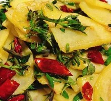 Sichuan Pepper Leaf Stir-fried Potato Slices