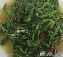 Sour Cabbage Stir-fried with Bean Sprouts