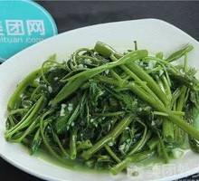 Stir-Fried Water Spinach with Garlic