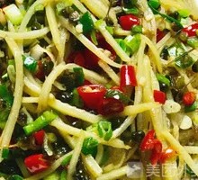 Stir-fried Leek Flowers with Potato Shreds