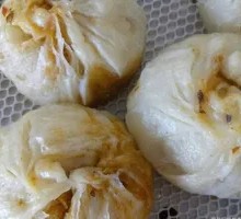 Pickled Vegetable Flaky Bun