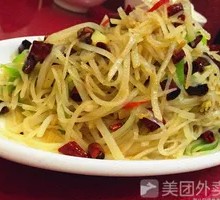 Stir-fried Leek Flowers with Potato Shreds