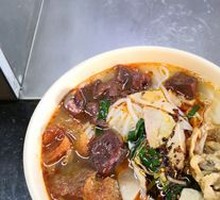 Intestine and Blood Rice Noodles
