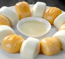 Gold and Silver Buns