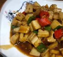 Grandmother's Stir-Fried Lotus Root Cubes