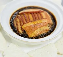 Lotus Leaf Bun with Tofu Skin Meat