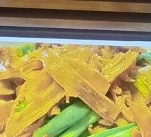 Stir-fried Leek with Yellow Bamboo Shoots