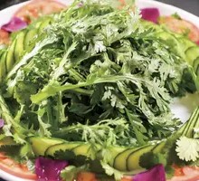 Sesame Oil Mixed Chrysanthemum Greens