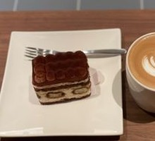 Tiramisu Cake