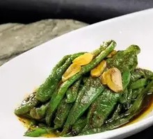 Stir-Fried Bean Sprouts with Tiger Skin Pepper